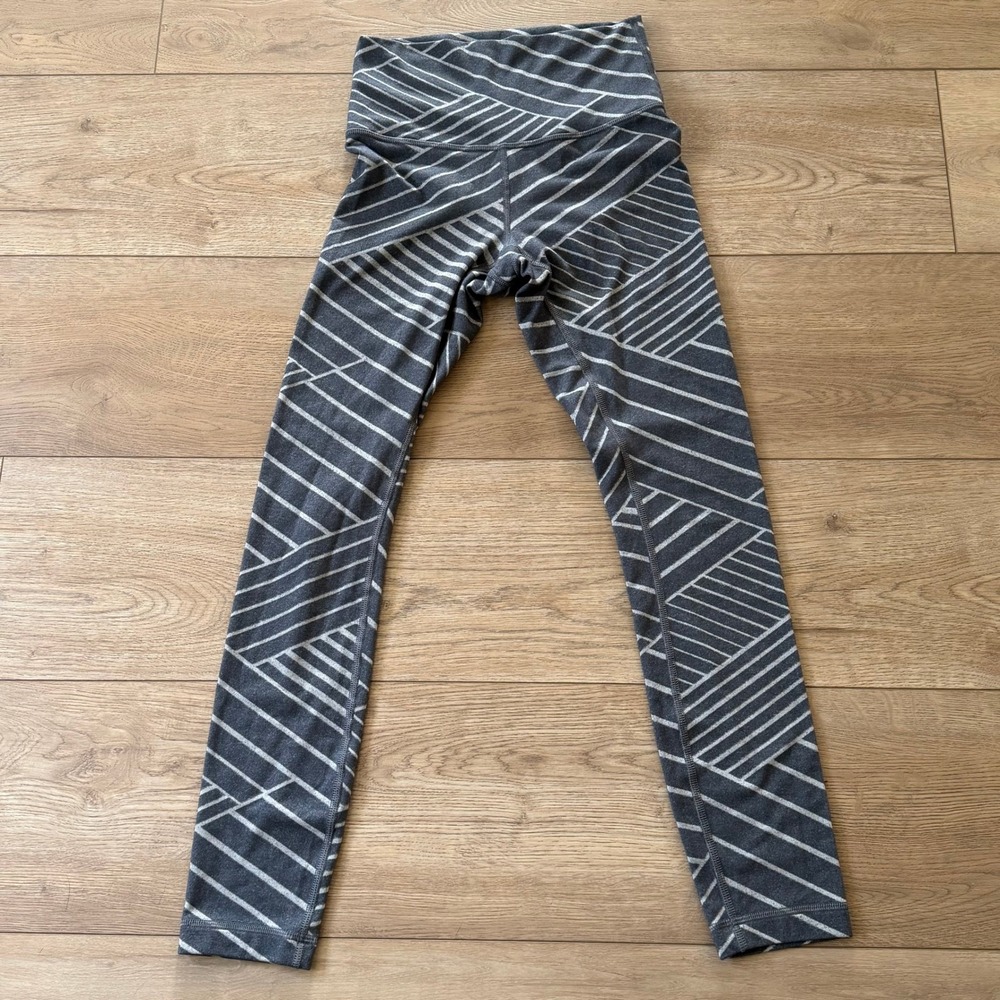 Lululemon Wunder Under High Rise Leggings Gray White Striped Geometric Size‎ 4